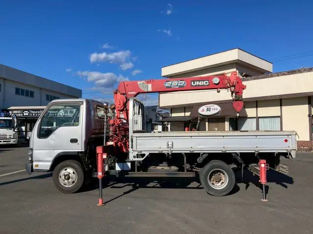 いすゞ エルフ PB-NPR81AR(2WD)の写真8