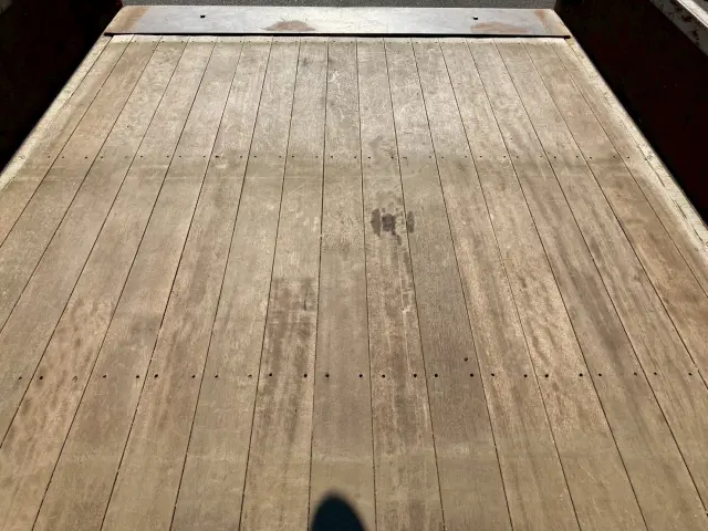 いすゞ エルフ PB-NPR81AR(2WD)の写真13