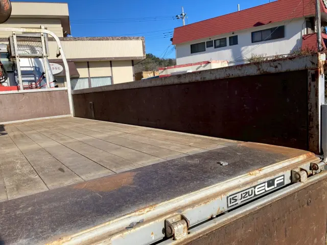 いすゞ エルフ PB-NPR81AR(2WD)の写真15