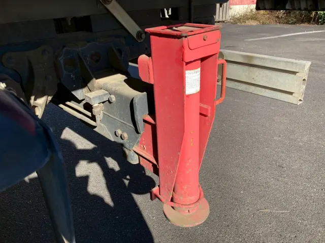 いすゞ エルフ PB-NPR81AR(2WD)の写真22