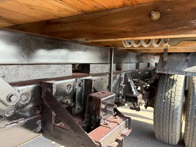 いすゞ エルフ PB-NPR81AR(2WD)の写真26