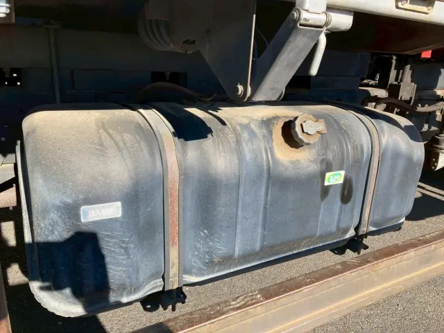 いすゞ エルフ PB-NPR81AR(2WD)の写真27