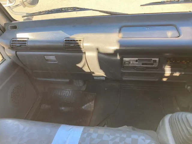 いすゞ エルフ PB-NPR81AR(2WD)の写真45