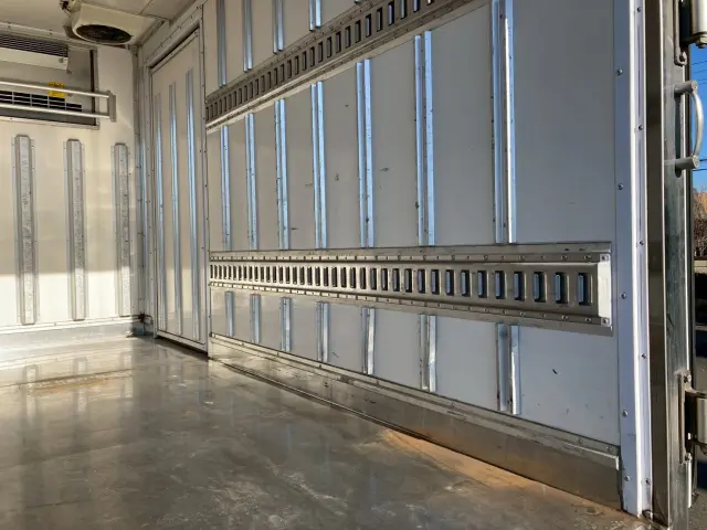 三菱 キャンター TPG-FEA20(2WD)の写真19