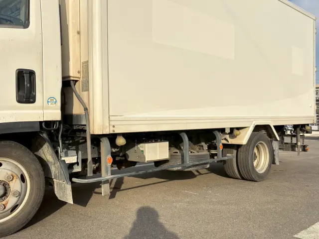 いすゞ エルフ TDG-NMR85AN(2WD)の写真15