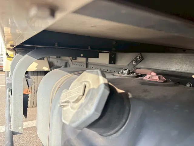 いすゞ エルフ TDG-NMR85AN(2WD)の写真22