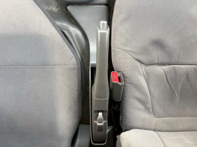 いすゞ エルフ TDG-NMR85AN(2WD)の写真40