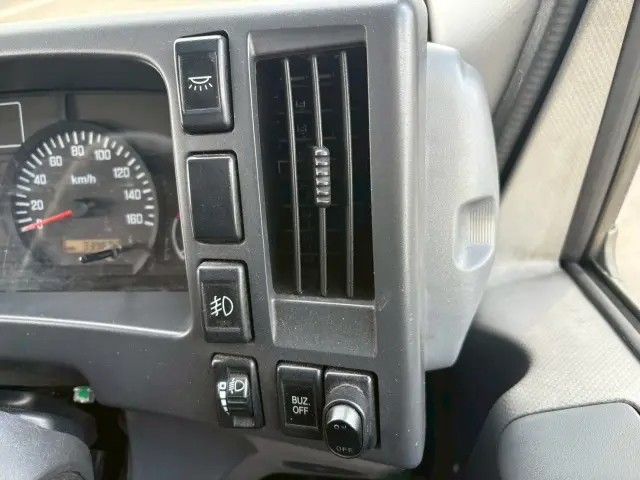 いすゞ エルフ TDG-NMR85AN(2WD)の写真45