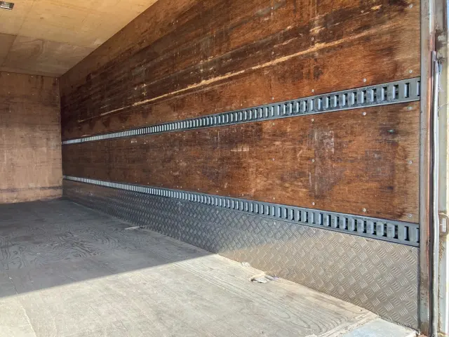 日野 レンジャー ADG-FD7JLWA(2WD)の写真17