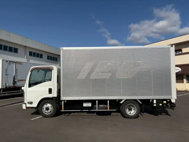 いすゞ エルフ TRG-NMR85N(2WD)の写真6