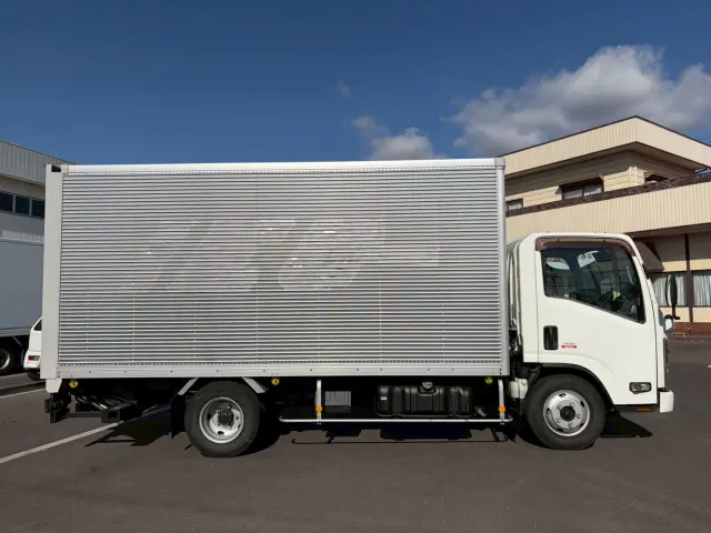 いすゞ エルフ TRG-NMR85N(2WD)の写真7