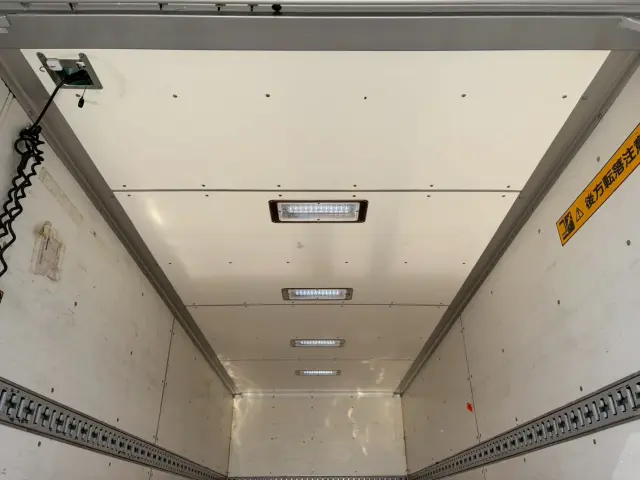 いすゞ エルフ TRG-NMR85N(2WD)の写真11