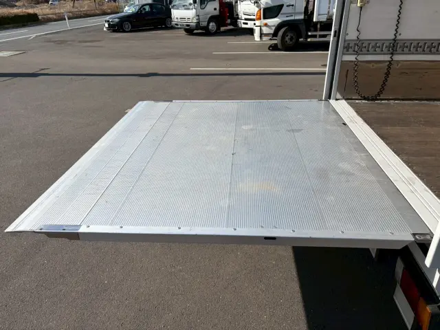 いすゞ エルフ TRG-NMR85N(2WD)の写真19