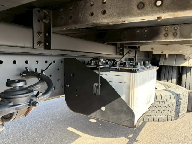 いすゞ エルフ TRG-NMR85N(2WD)の写真21