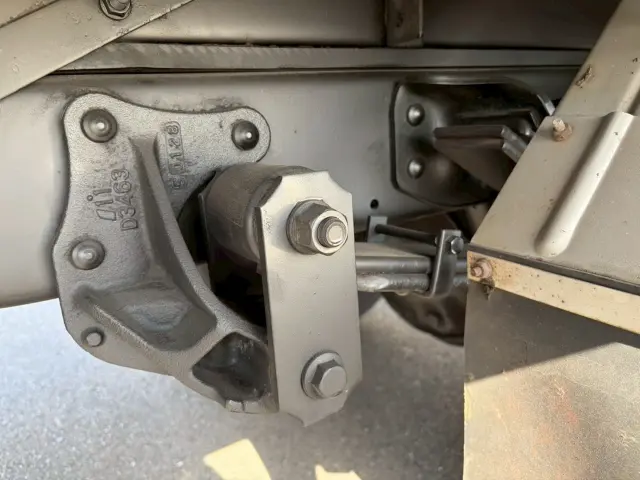 いすゞ エルフ TRG-NMR85N(2WD)の写真32