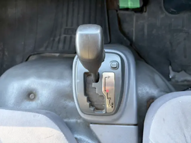 いすゞ エルフ TRG-NMR85N(2WD)の写真43