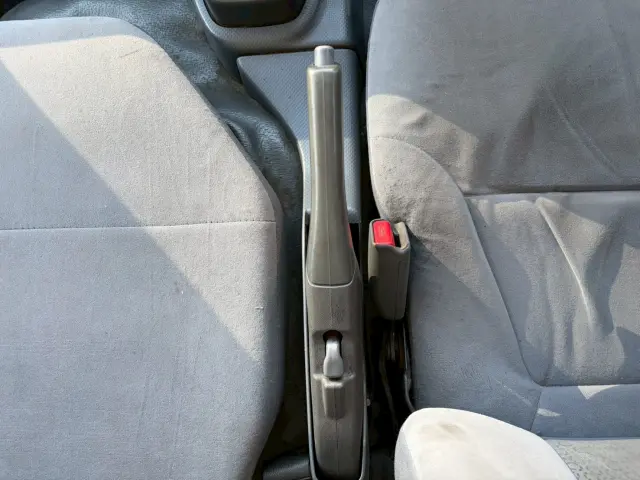 いすゞ エルフ TRG-NMR85N(2WD)の写真44