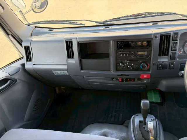 いすゞ エルフ TRG-NMR85N(2WD)の写真46