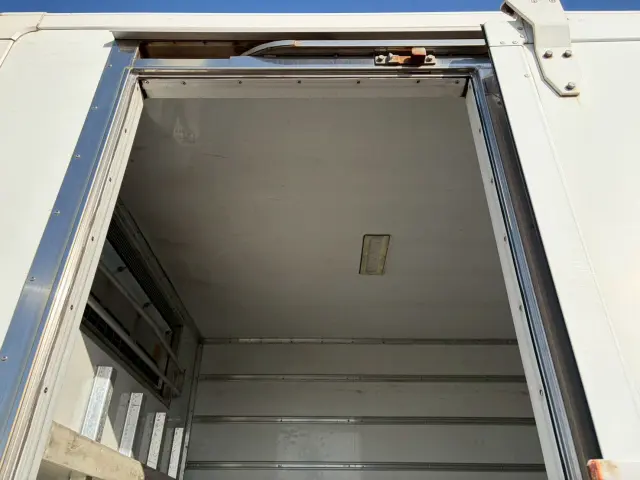 日野 レンジャー TKG-FC9JKAG(2WD)の写真8