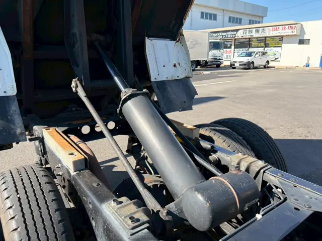 いすゞ エルフ KR-NKR81ED(2WD)の写真22