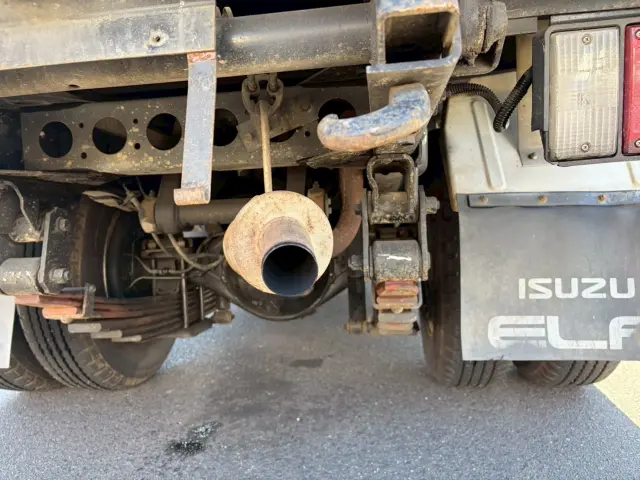 いすゞ エルフ KR-NKR81ED(2WD)の写真34