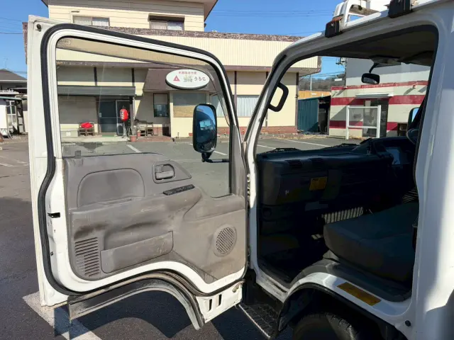 いすゞ エルフ KR-NKR81ED(2WD)の写真36