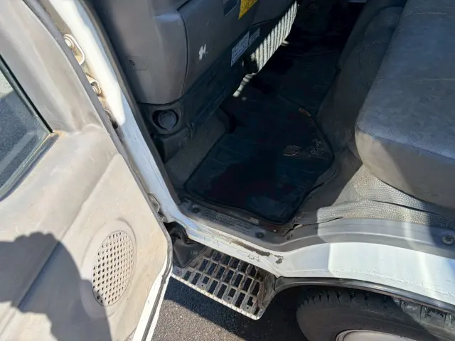 いすゞ エルフ KR-NKR81ED(2WD)の写真37