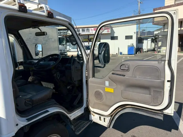いすゞ エルフ KR-NKR81ED(2WD)の写真39