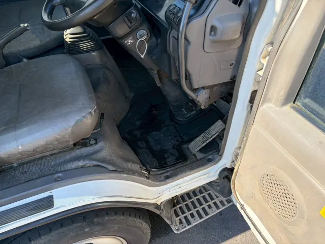 いすゞ エルフ KR-NKR81ED(2WD)の写真40