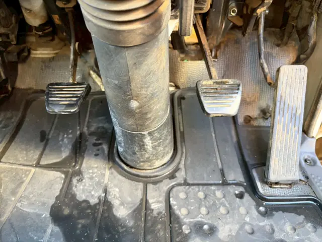 いすゞ エルフ KR-NKR81ED(2WD)の写真47