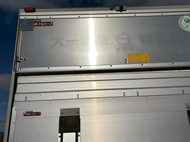 いすゞ エルフ 2RG-NPR88AN(2WD)の写真9