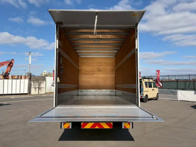 いすゞ エルフ 2RG-NPR88AN(2WD)の写真18