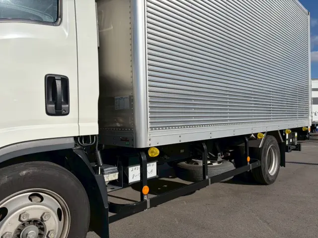 いすゞ エルフ 2RG-NPR88AN(2WD)の写真23