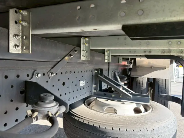 いすゞ エルフ 2RG-NPR88AN(2WD)の写真24