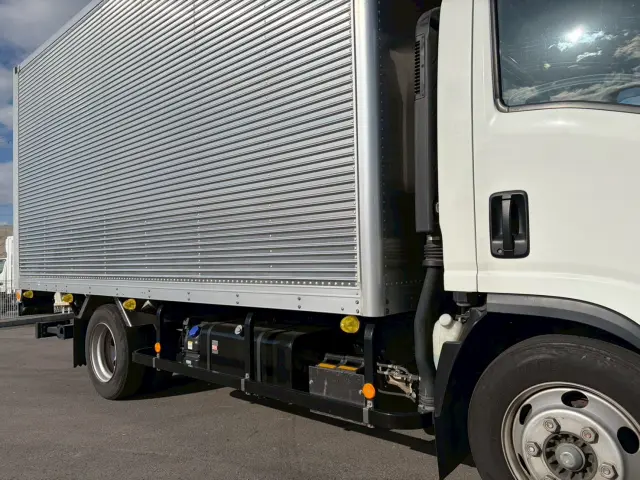 いすゞ エルフ 2RG-NPR88AN(2WD)の写真30