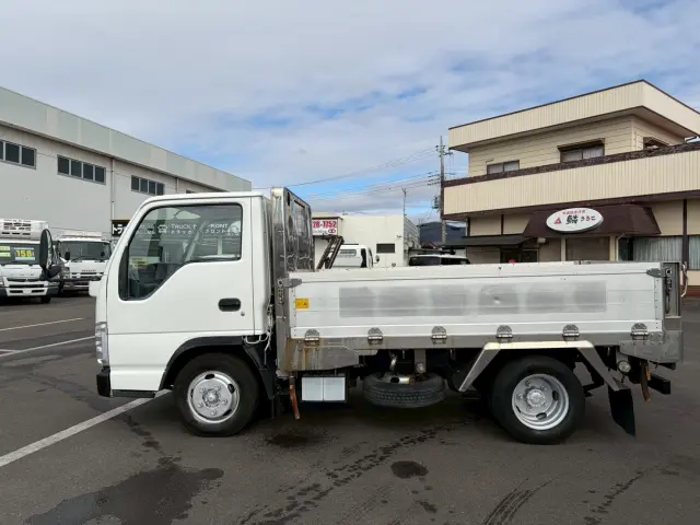 いすゞ エルフ BKG-NJR85AN(2WD)の写真5