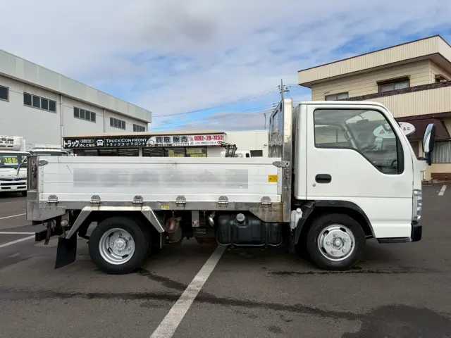いすゞ エルフ BKG-NJR85AN(2WD)の写真7