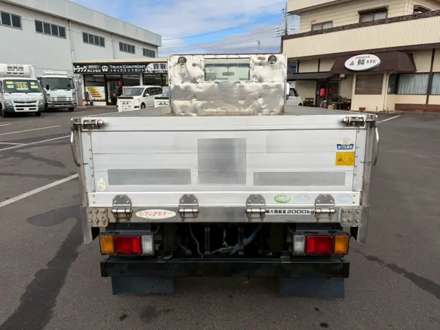 いすゞ エルフ BKG-NJR85AN(2WD)の写真9