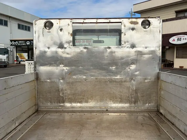 いすゞ エルフ BKG-NJR85AN(2WD)の写真15