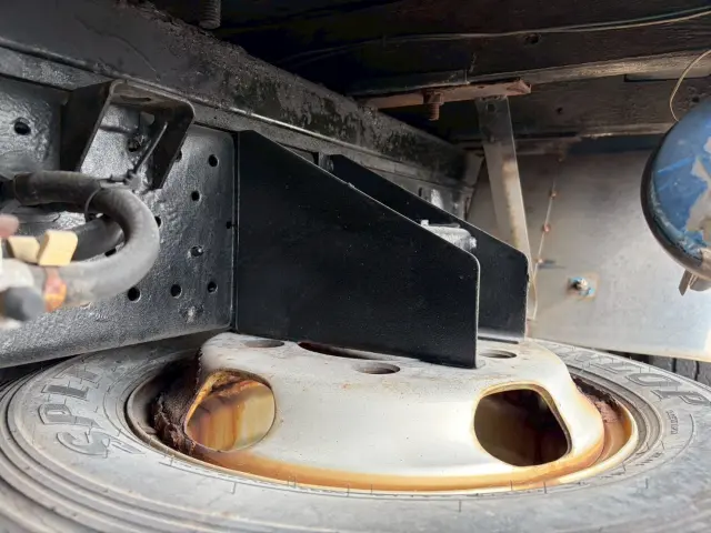 いすゞ エルフ BKG-NJR85AN(2WD)の写真18