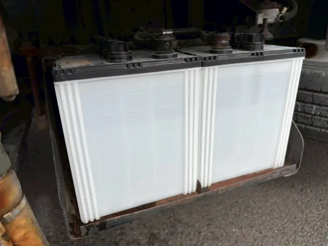 いすゞ エルフ BKG-NJR85AN(2WD)の写真19