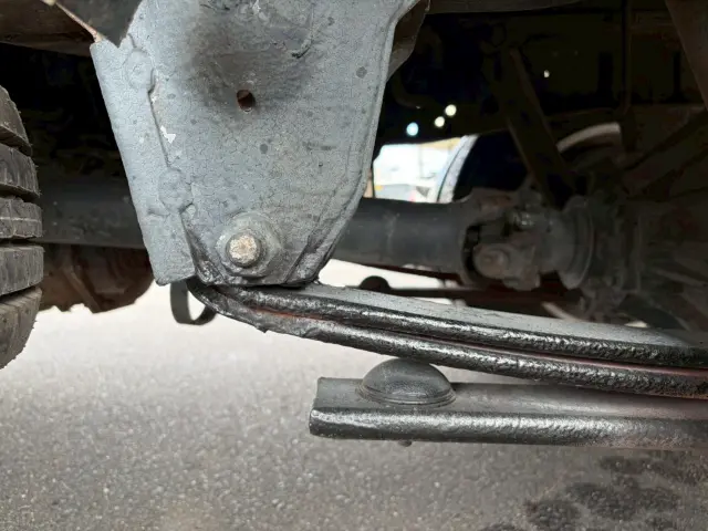 いすゞ エルフ BKG-NJR85AN(2WD)の写真21