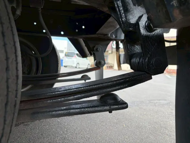 いすゞ エルフ BKG-NJR85AN(2WD)の写真22