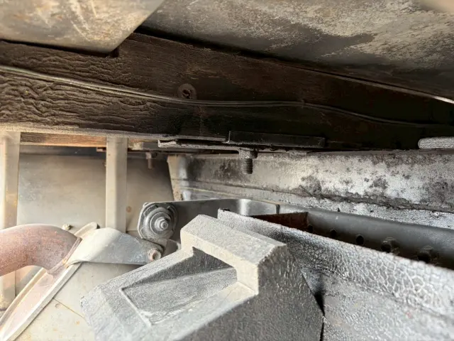 いすゞ エルフ BKG-NJR85AN(2WD)の写真24