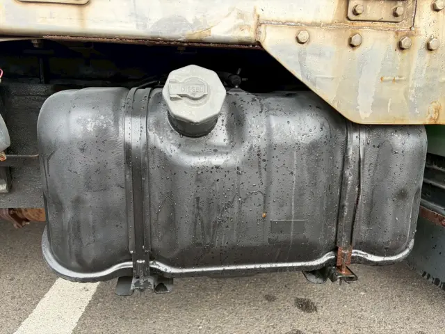 いすゞ エルフ BKG-NJR85AN(2WD)の写真25