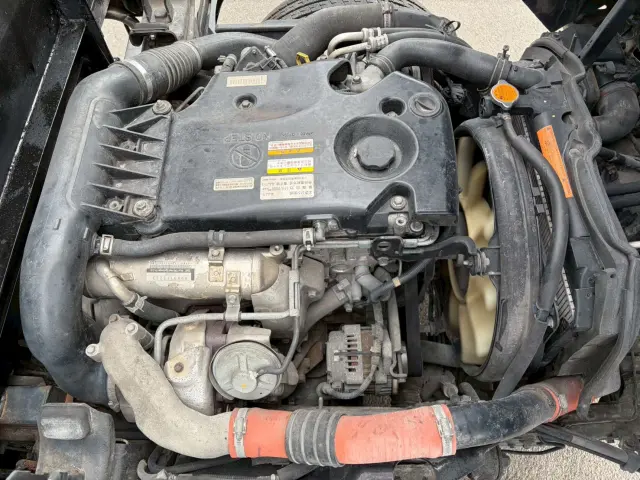 いすゞ エルフ BKG-NJR85AN(2WD)の写真30