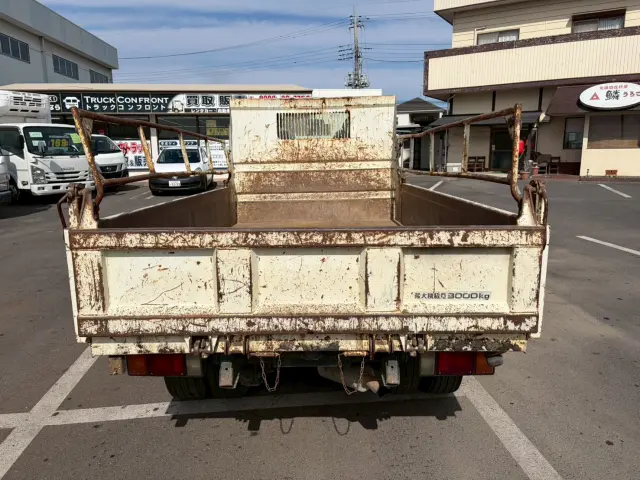 いすゞ エルフ KR-NKR81ED(2WD)の写真13