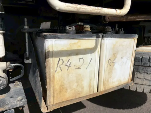 いすゞ エルフ KR-NKR81ED(2WD)の写真19