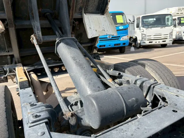 いすゞ エルフ KR-NKR81ED(2WD)の写真33