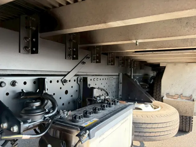 いすゞ エルフ 2RG-NPR88N(2WD)の写真19